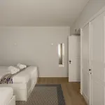 Bay Terrace I Apartment *