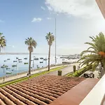 Bay Terrace I Apartment *