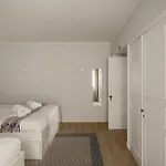 Bay Terrace I Apartment *